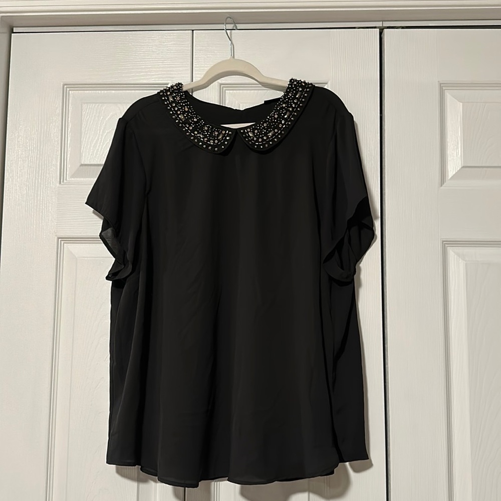 Gorgeous lightweight, embroidered collar, Torrid blouse size 3.